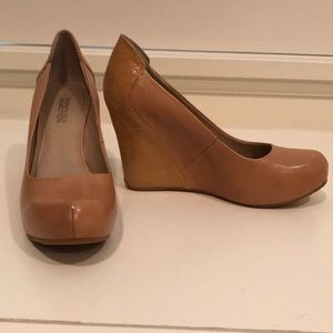Tan Closed-Toe Wedges